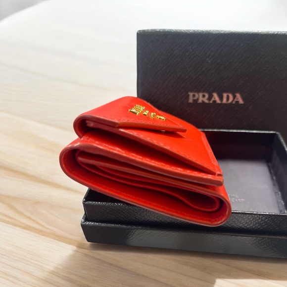 PRADA Saffiano Leather compact wallet Red - Picture 5 of 16